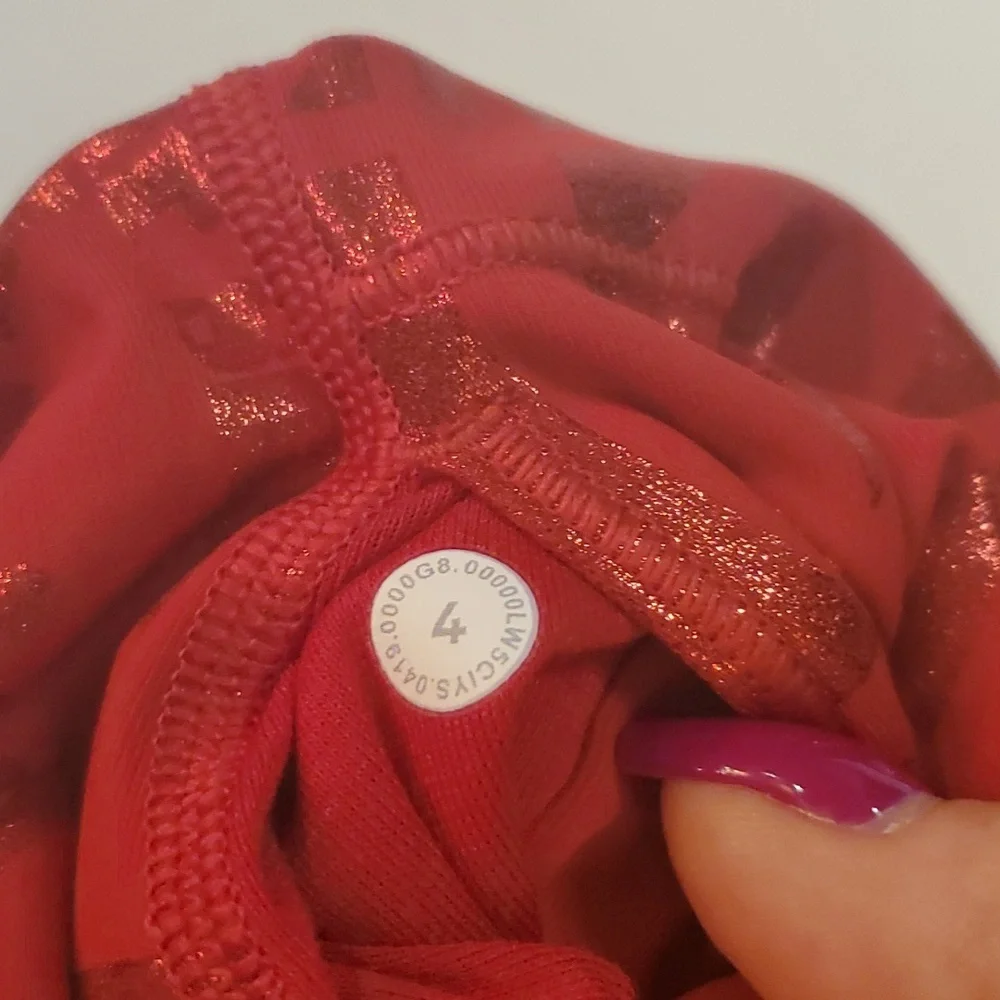 #1254 Lululemon red foil manifesto leggings  size 4 b1019.